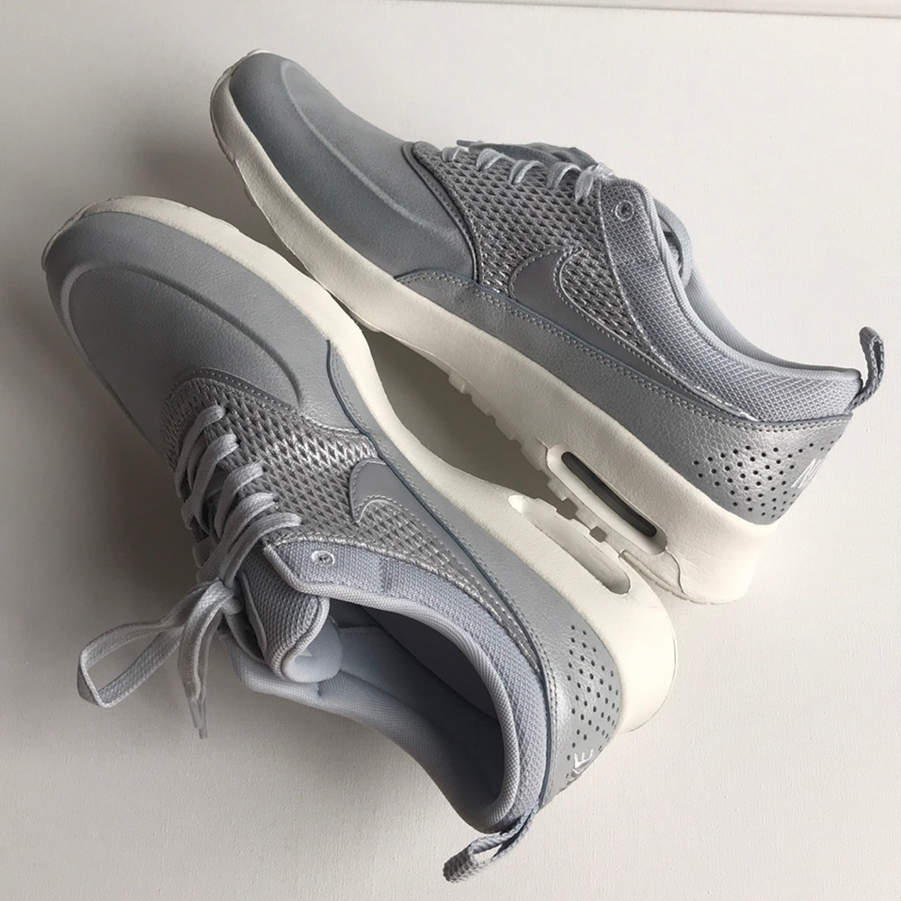 NEW Nike Air Max Thea Platinum Leather Sneakers - Picture 6 of 8